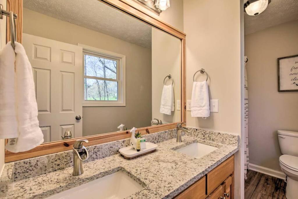 Less Than 3 Miles To Downtown With Firepit Ellijay Exterior photo